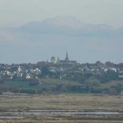 Second treaty of Guerande between Yann IV of Brittany & Charles VI of France recognizes Breton Independence