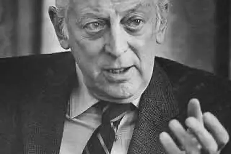 Alistair Cooke, journalist, is born