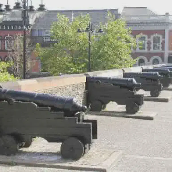 Thirteen Apprentice Boys refuse to let a Catholic army into Derry-Londonderry