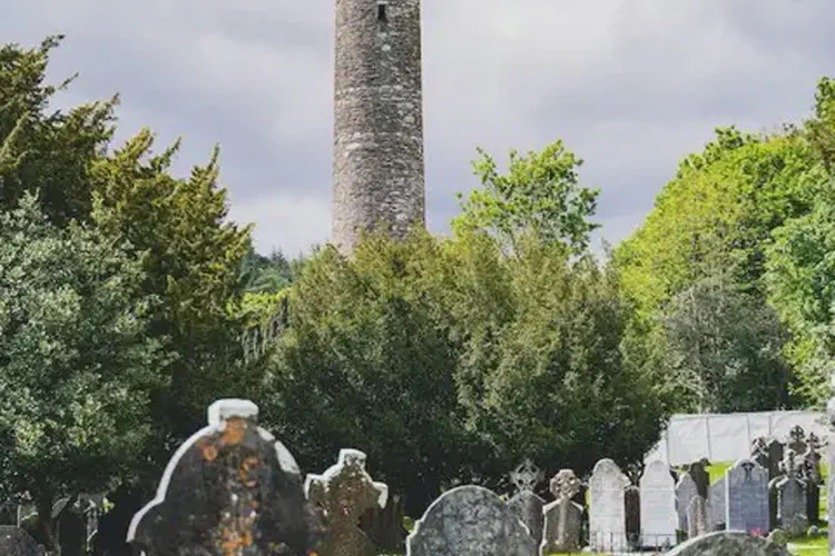 Birth in Athlone of John McCormack, tenor and papal count
